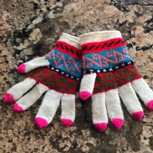 NWOT colorful hand knit gloves